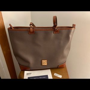 Dooney and bourke bag